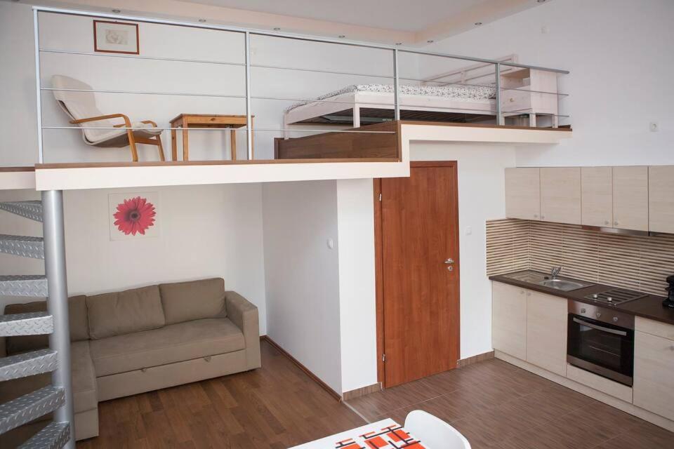 Downtown Apartment Csengery 10 ブダペスト エクステリア 写真